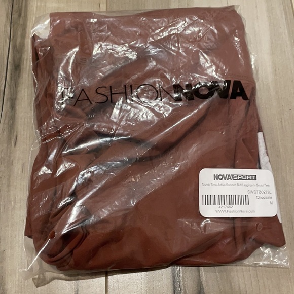 Fashion Nova Activewear Set - Picture 3 of 12